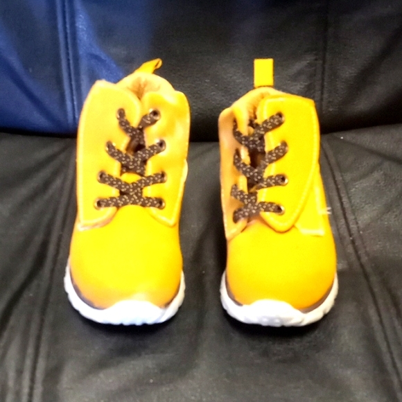 Wonder Nation Kids Work Boots- Size 7 - Picture 3 of 9